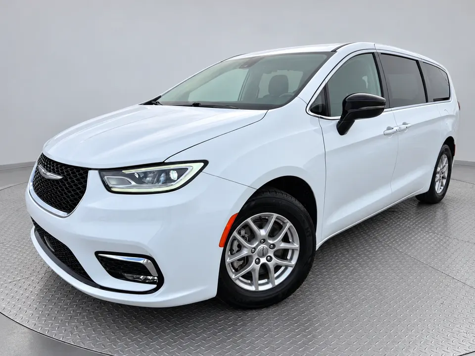 2024 CHRYSLER Pacifica Touring L, White, foto 1 en Picasso Imports Fishers, Indiana