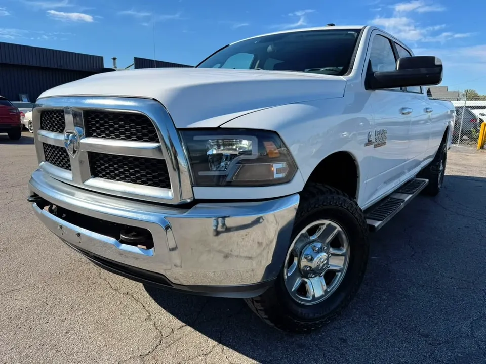 2018 RAM 3500 SLT, White, foto 1 en Picasso Imports Westfield, Indiana